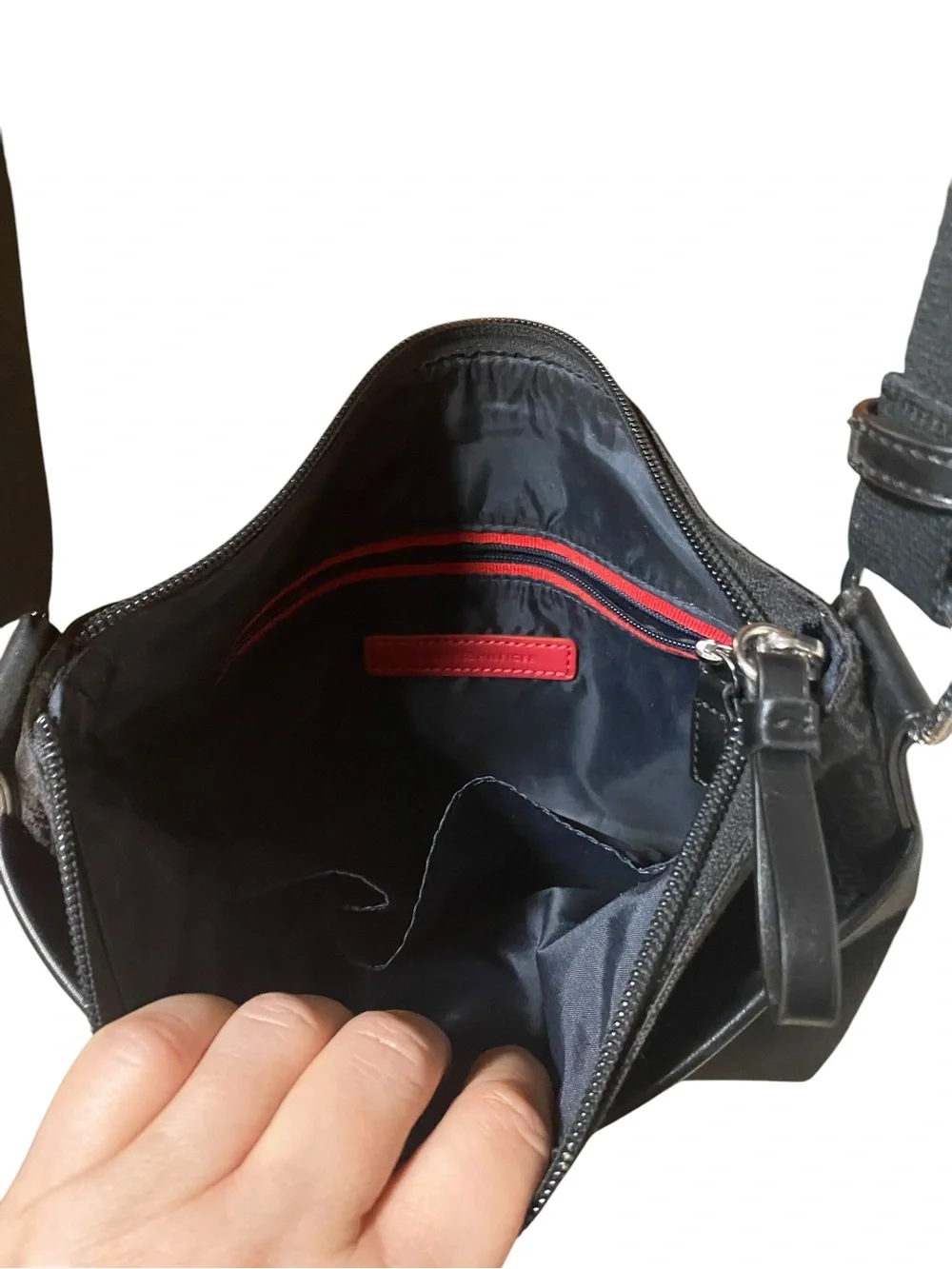 Tommy Hilfiger Black logo Crossbody Messenger Bag purse convenient for travel